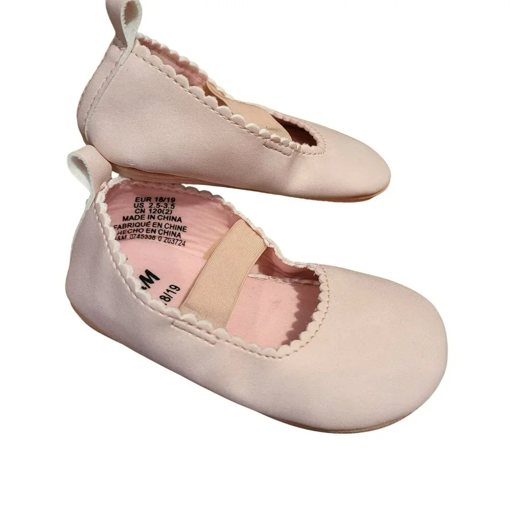 H&M Pink Baby Shoes Slip on Faux Leather Scalloped Edge Size 2 1/2 - 3 1/2 JH698